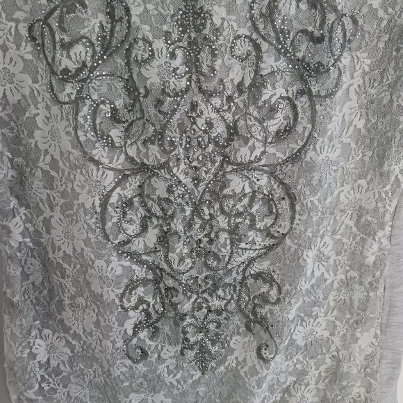 Maurices Womens Short Sleeve Lace Top Large - Picture 2 of 3